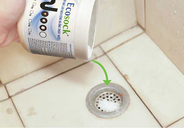 Thông cống nhà tắm bằng bột Ecosock